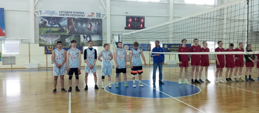 Приближающийся праздник День Победы волейболисты 205-2008г.р. отметили в спортивных залах г.Грязовца
