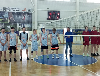 Приближающийся праздник День Победы волейболисты 205-2008г.р. отметили в спортивных залах г.Грязовца